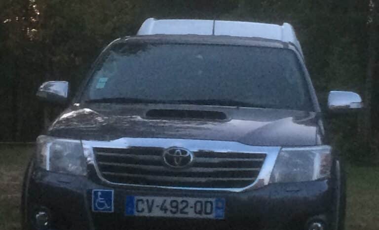 TOYOTA HI-LUX 2013 complet