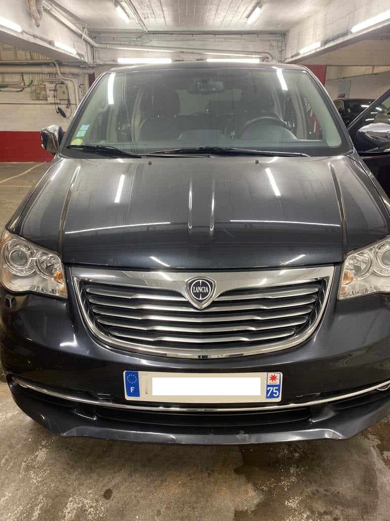 lancia grand voyager olx