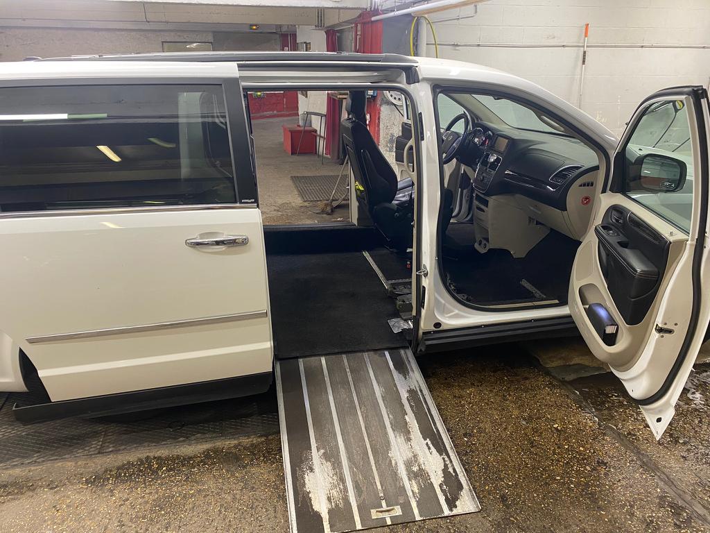 LANCIA VOYAGER 2014