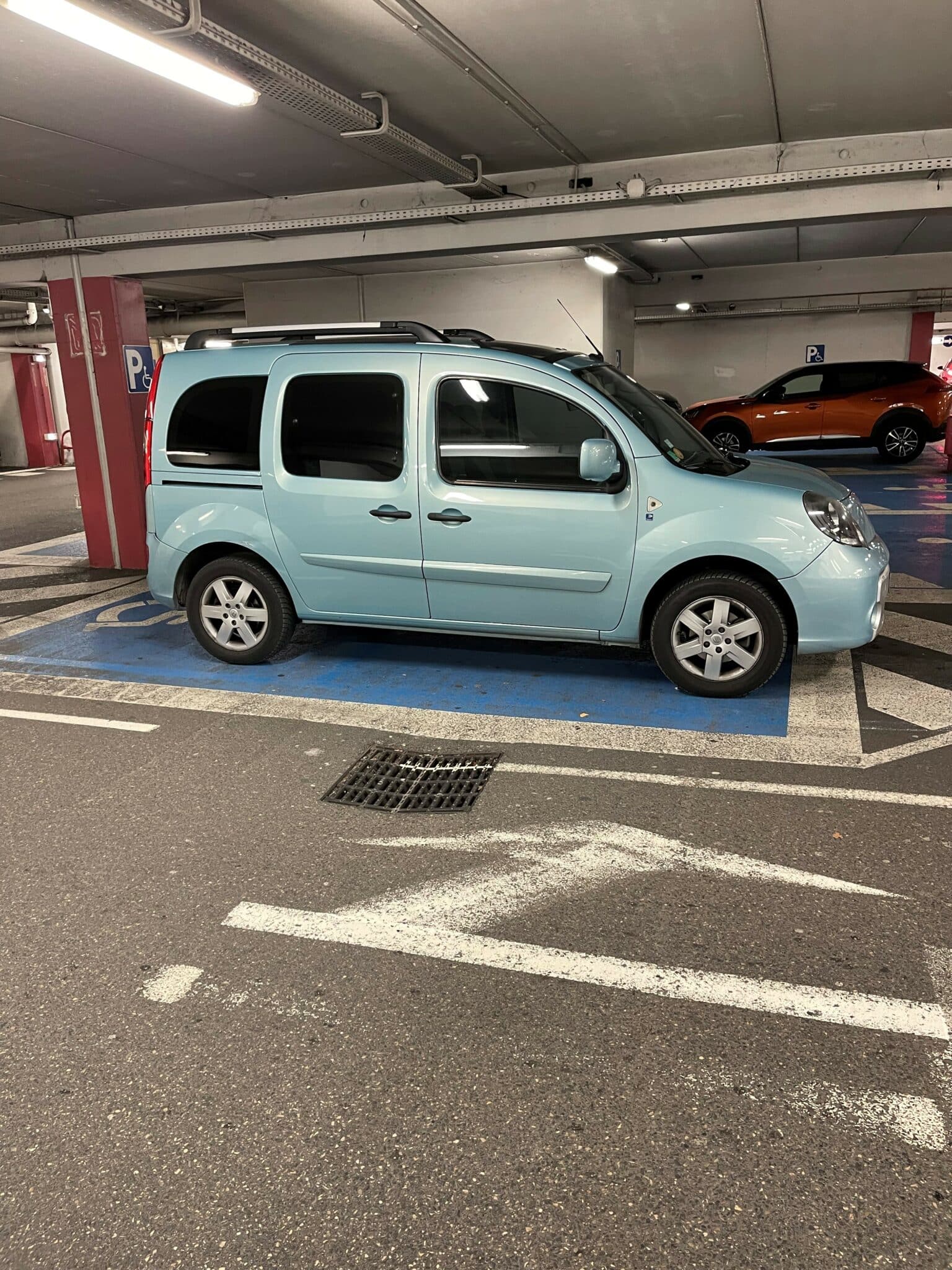 RENAULT KANGOO II 2010