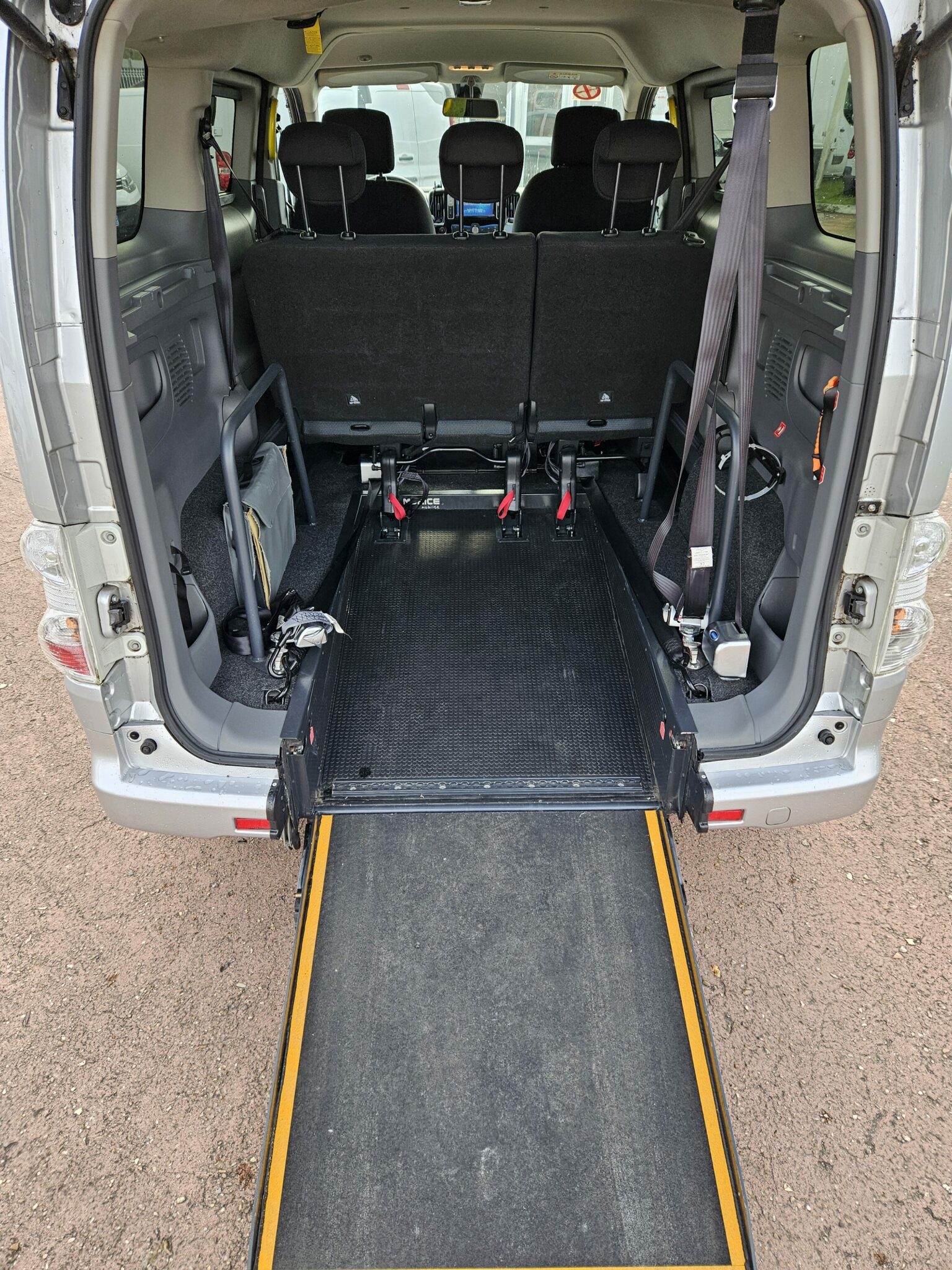 NISSAN NV200 2017