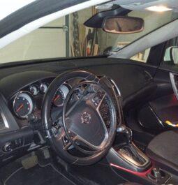 OPEL ASTRA 2011 complet