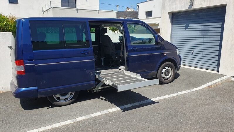 VOLKSWAGEN TRANSPORTER 2009 complet
